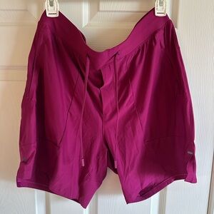 Lululemon License to Train Short 7" Linerless Size L